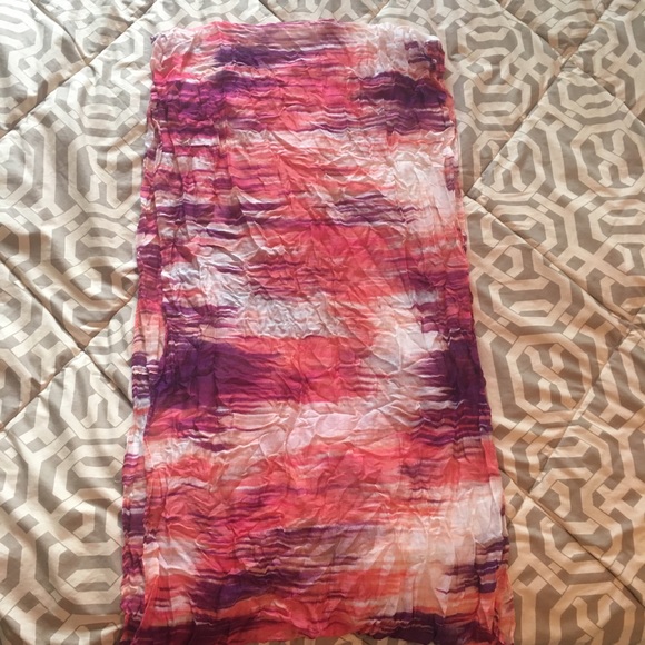 ⭐️SALE NWOT Multicolored Light Infinity Scarf - Picture 2 of 3